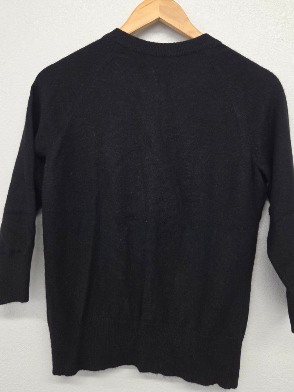 Investments 100% Cashmere Cardigan (Medium) - Picture 3 of 5